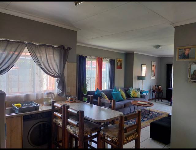 3 BEDROOM HOUSE FOR SALE IN RIVERSDALE